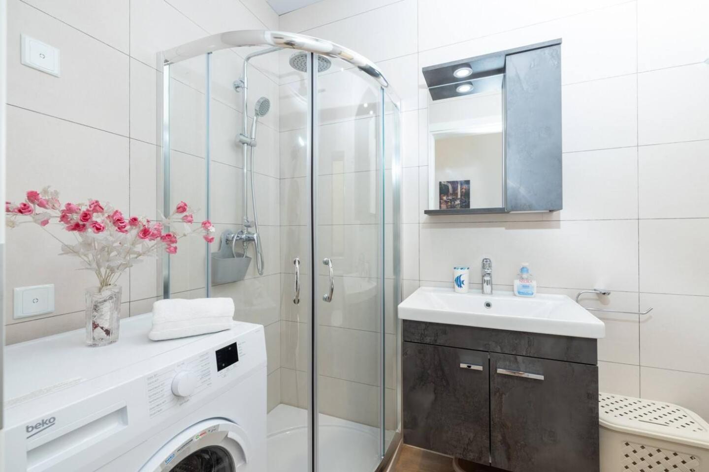 Brand New 2bed In By Homely * Sliema
