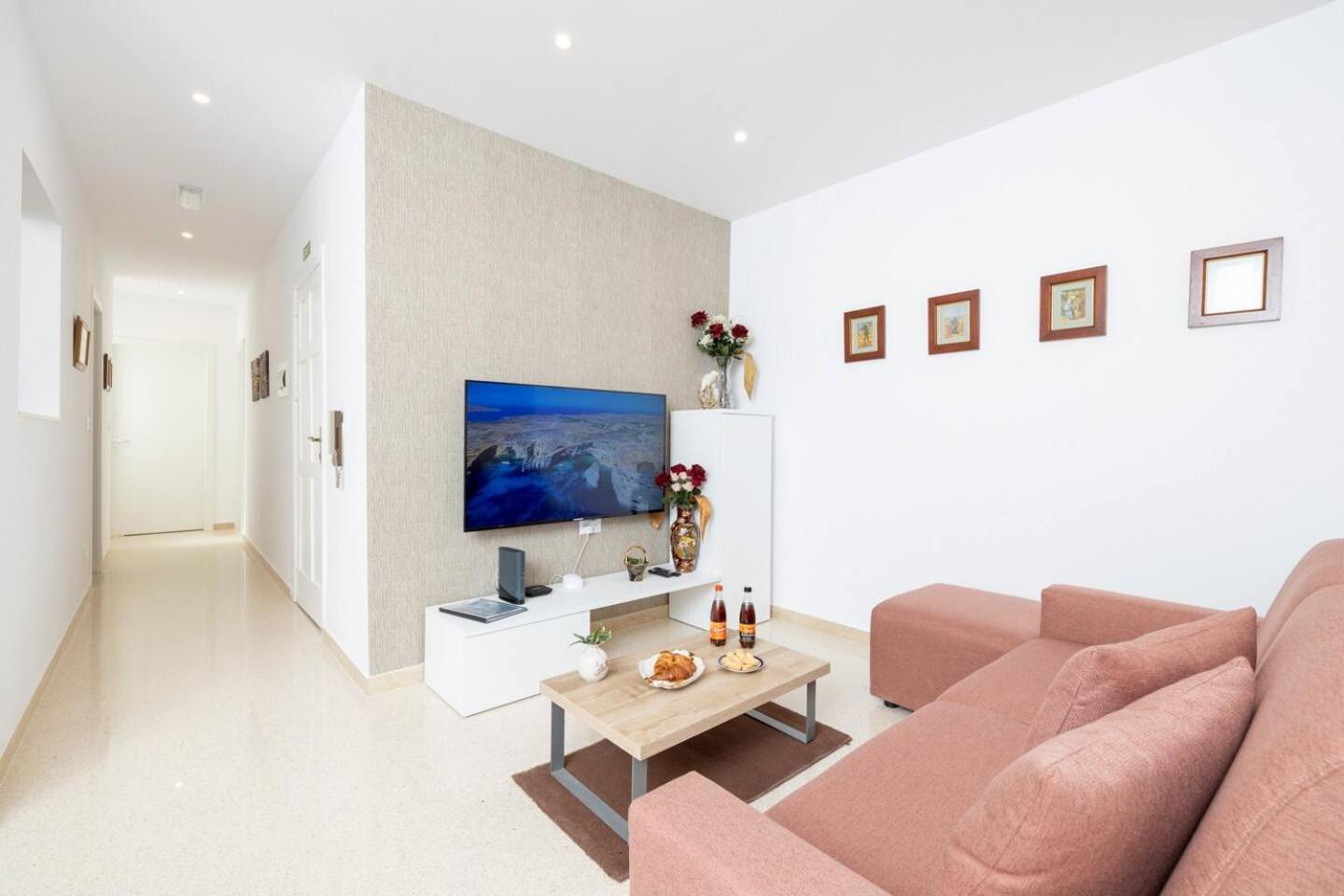 Brand New 2bed In By Homely * Sliema
